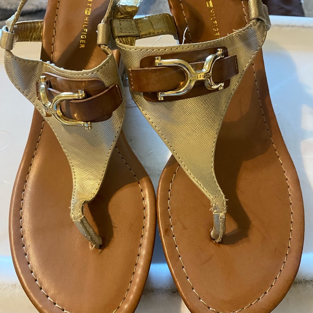 Tommy Hilfiger Tan Brown Sandals with T-Strap Design